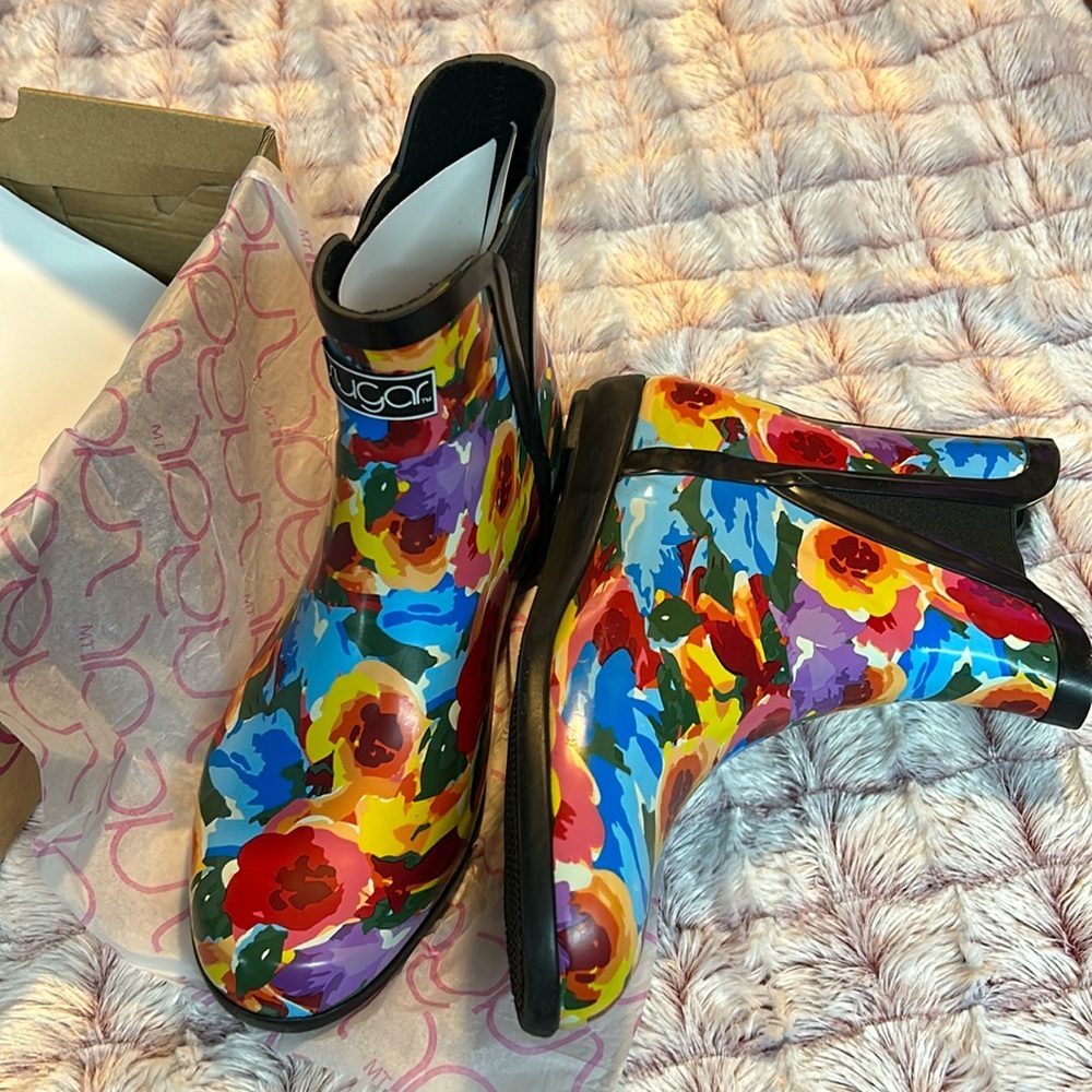 Sugar Splash Rain Boots size 8
